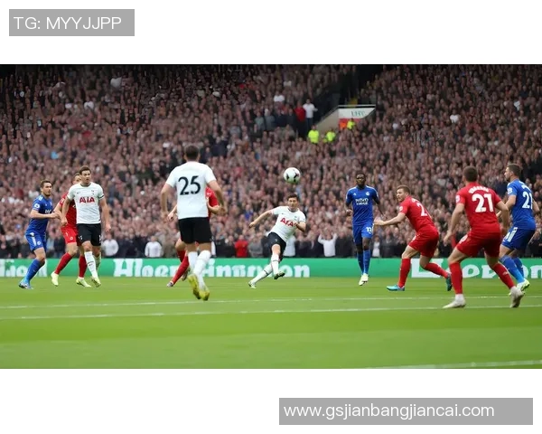 8月21日出生的足球巨星:那些在绿茵场上闪耀的传奇人物